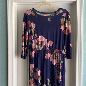 Navy blue long dress with 3/4 length sleeve